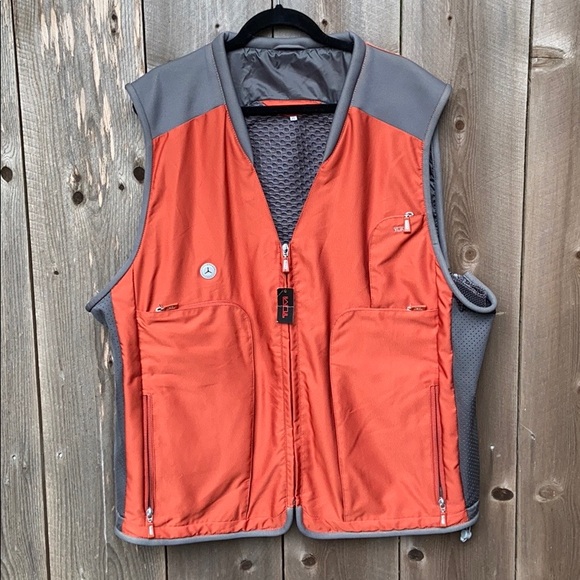 tumi vest